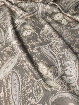 Жаккард Etro серо-бежевый с серыми и розовыми пейсли
